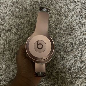 Beats By Dr Dre 
Rose Gold